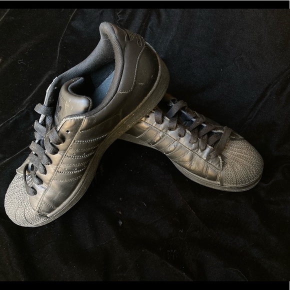 Men’s Adidas sneakers - Picture 2 of 6